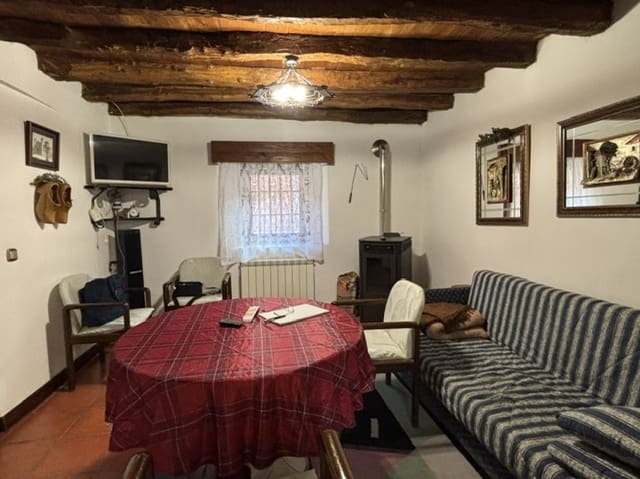4 Zimmer Villa zu verkaufen in Valle de Valdelucio mit Garage - 180.000 € (Ref: 10148385)