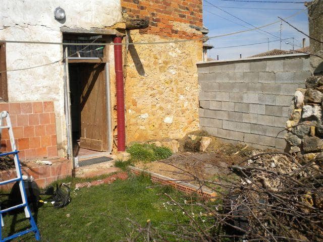 4 soveværelse Villa til salg i Olmos de Ojeda - € 29.000 (Ref: 4688088)