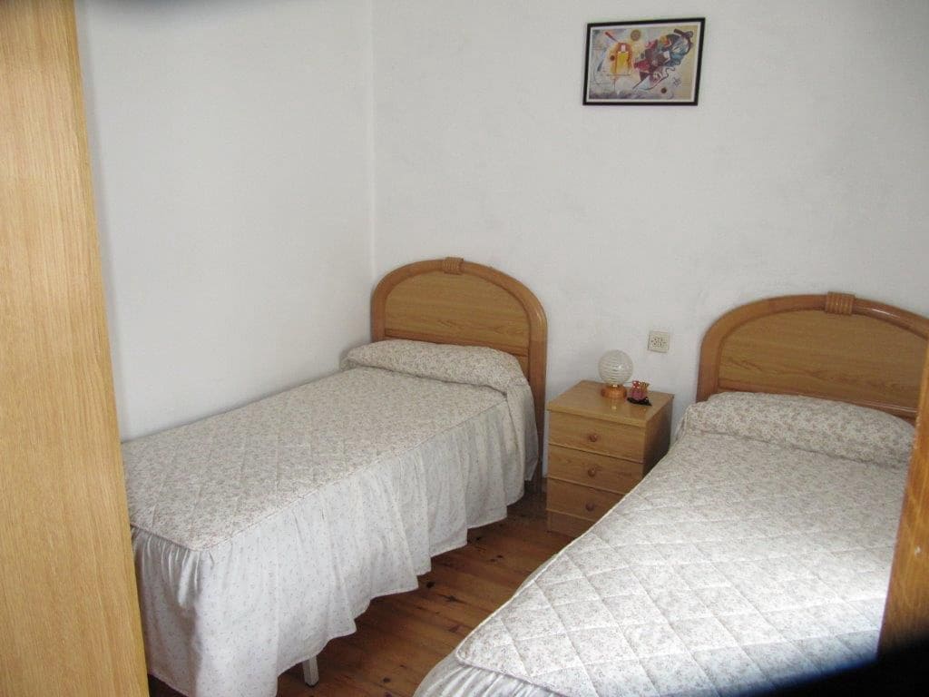 5 soveværelse Villa til salg i Barruelo de Santullan med garage - € 115.000 (Ref: 4688098)