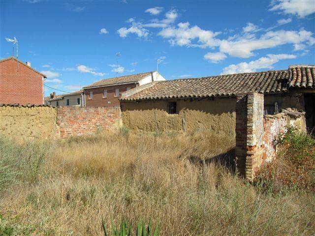 3 bedroom Villa for sale in Manquillos - € 48,000 (Ref: 4688112)