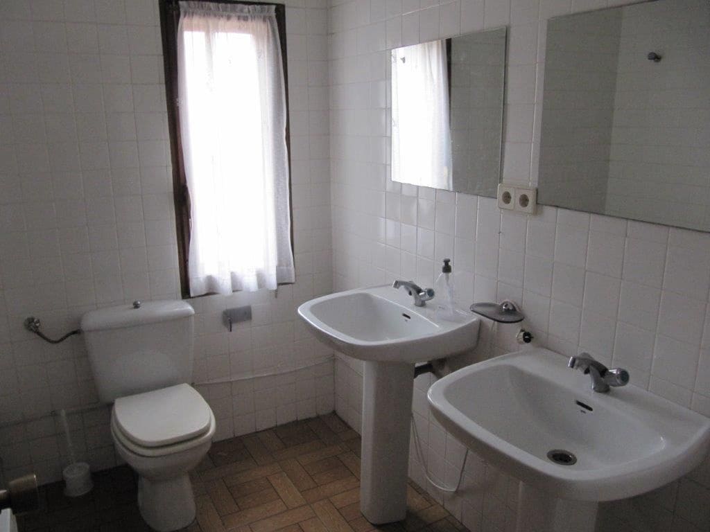 11 soveværelse Virksomhed til salg i Basconcillos del Tozo - € 180.000 (Ref: 4688160)