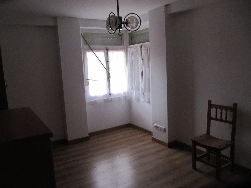 11 soveværelse Virksomhed til salg i Basconcillos del Tozo - € 180.000 (Ref: 4688160)