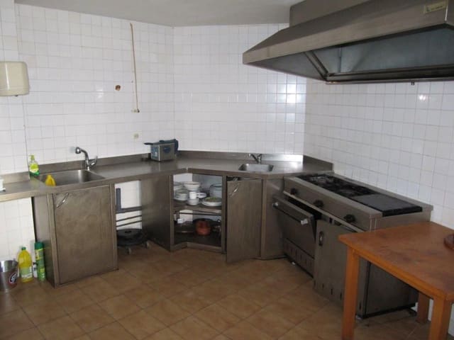 11 bedroom Business for sale in Basconcillos del Tozo - € 180,000 (Ref: 4688160)