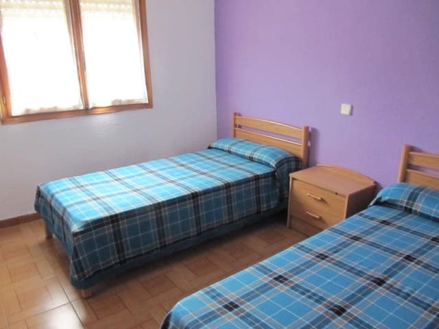 11 bedroom Business for sale in Basconcillos del Tozo - € 180,000 (Ref: 4688160)