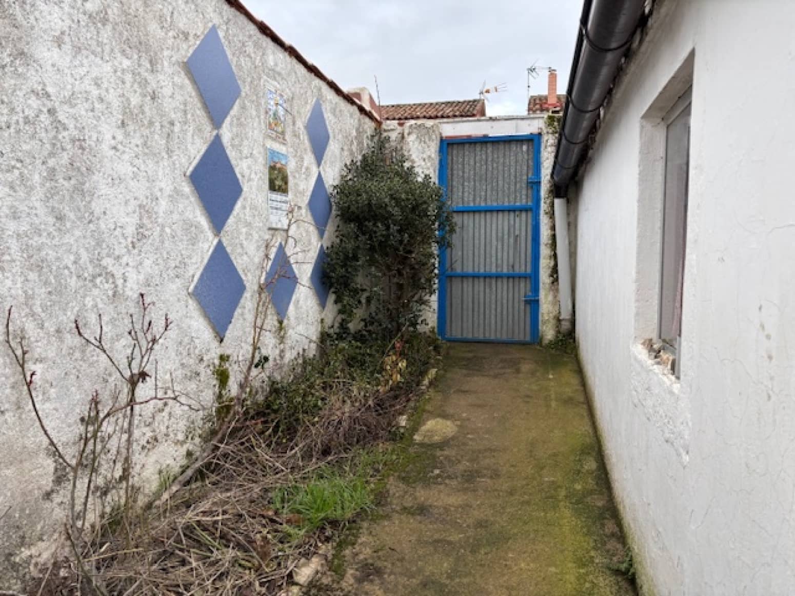 3 soverom Villa til salgs i Alar del Rey - € 65 000 (Ref: 4688184)