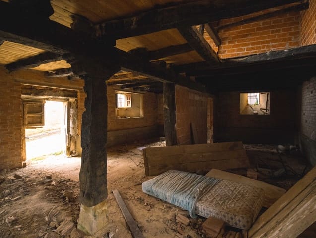 Chalet en Prádanos de Ojeda en venta - 30.000 € (Ref: 4688197)