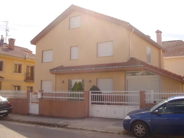 5 bedroom Villa for sale in Nestares - € 312,526 (Ref: 4688227)