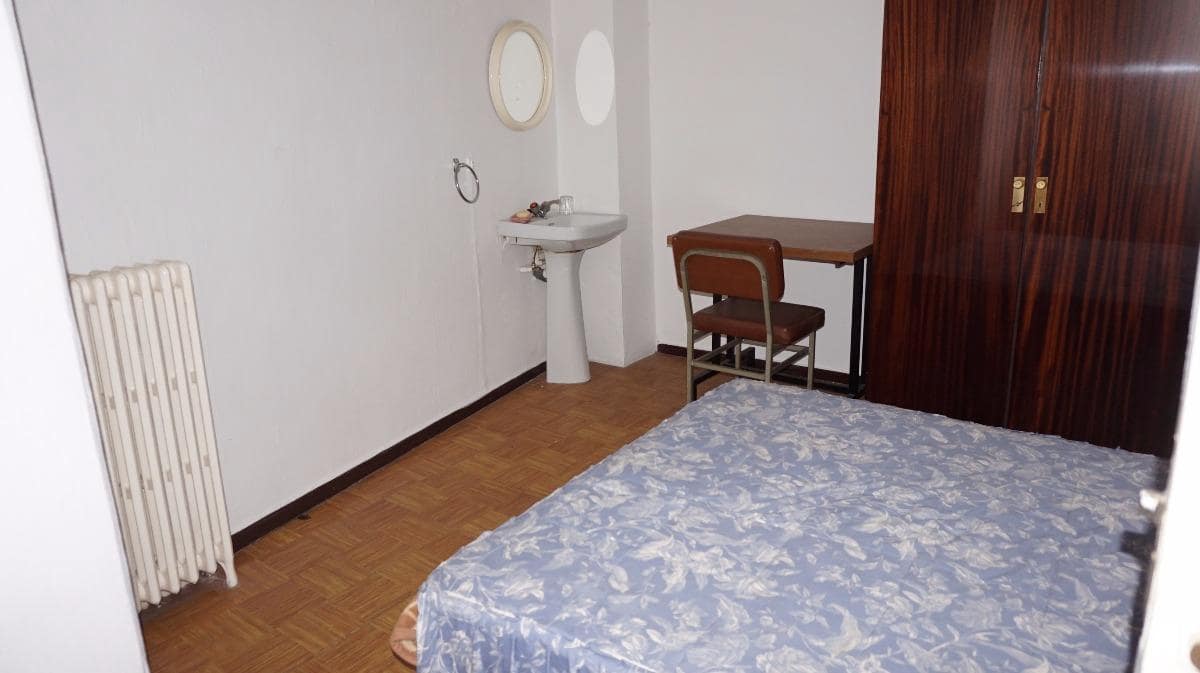 20 soveværelse Villa til salg i Aguilar de Campoo - € 225.000 (Ref: 4688287)