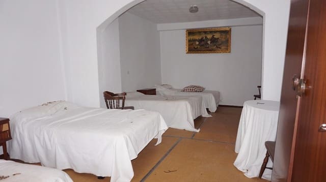 20 soveværelse Villa til salg i Aguilar de Campoo - € 225.000 (Ref: 4688287)