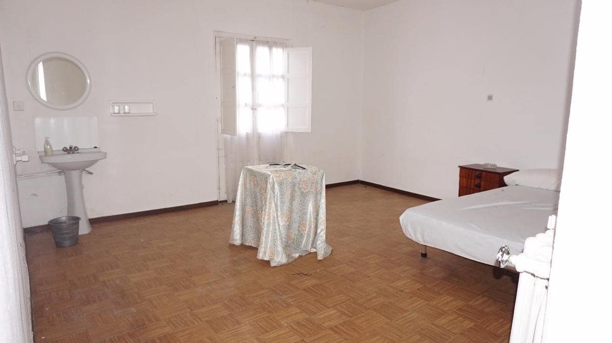 20 soveværelse Villa til salg i Aguilar de Campoo - € 225.000 (Ref: 4688287)