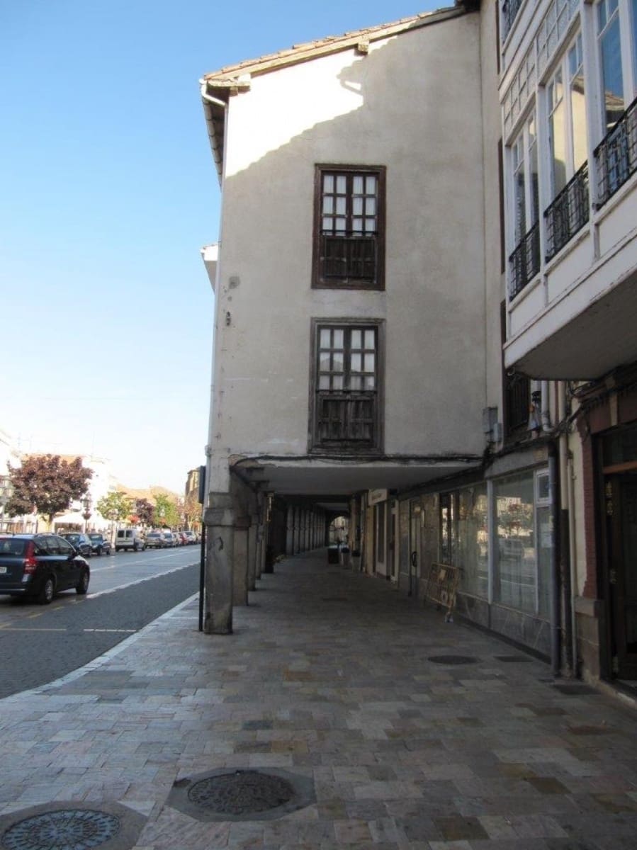 20 soveværelse Villa til salg i Aguilar de Campoo - € 225.000 (Ref: 4688287)