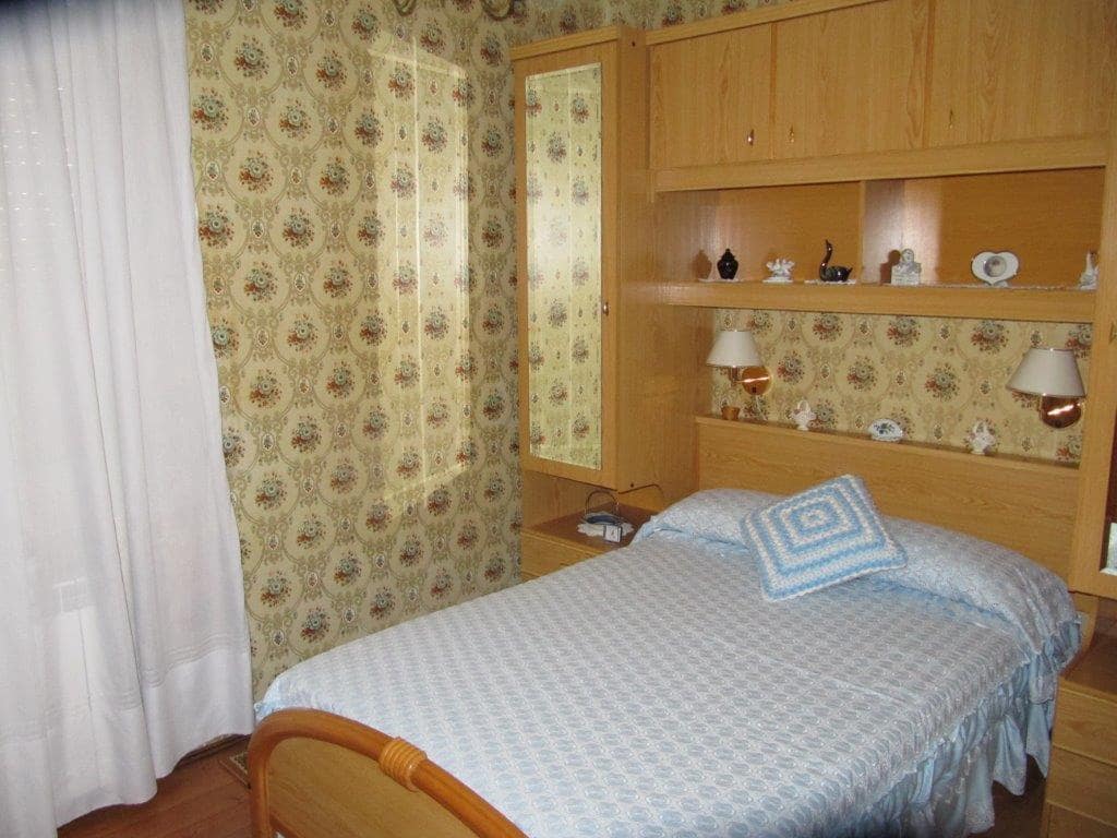 4 soveværelse Villa til salg i Salinas de Pisuerga med garage - € 125.000 (Ref: 4688296)