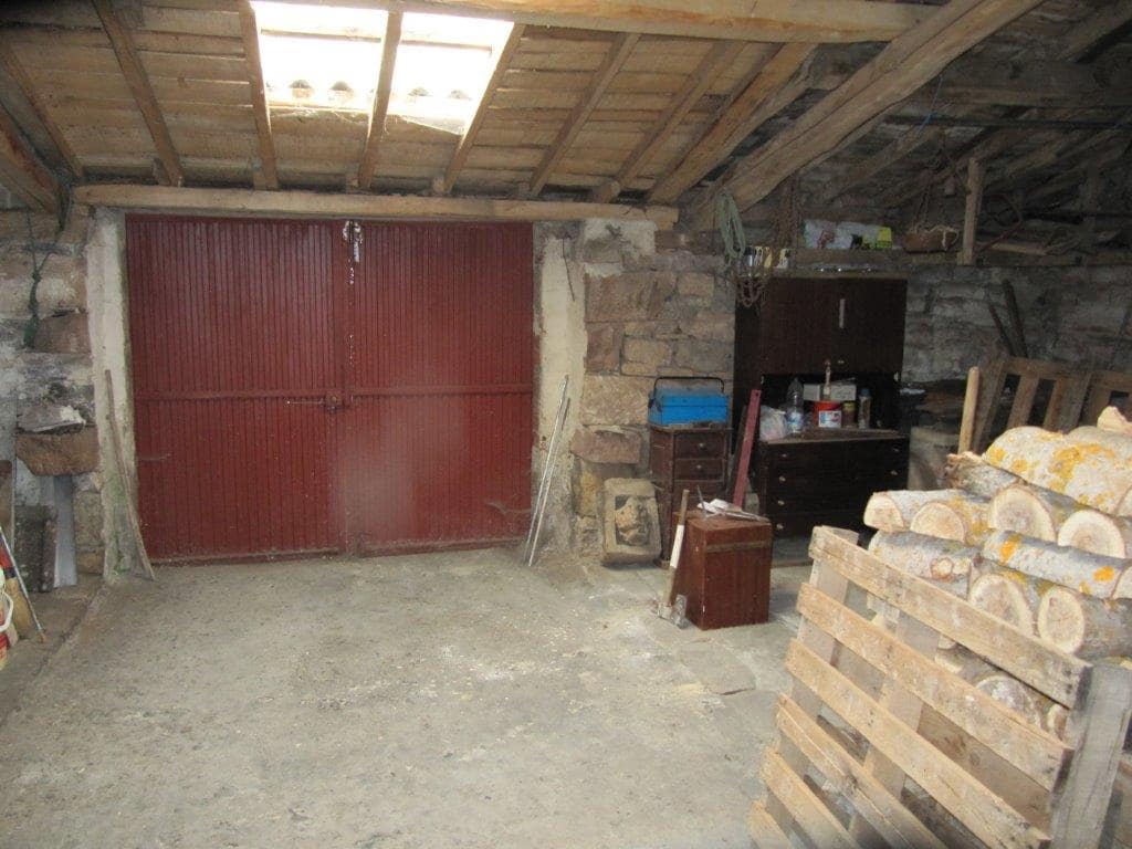 4 soveværelse Villa til salg i Salinas de Pisuerga med garage - € 125.000 (Ref: 4688296)