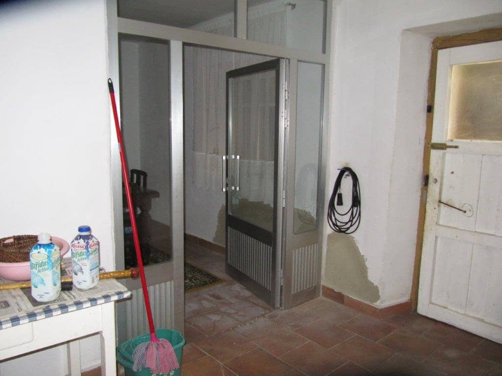 4 soveværelse Villa til salg i Salinas de Pisuerga med garage - € 125.000 (Ref: 4688296)