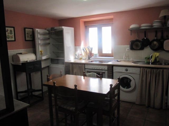 5 soveværelse Villa til salg i Herrera de Pisuerga med garage - € 151.000 (Ref: 4688373)