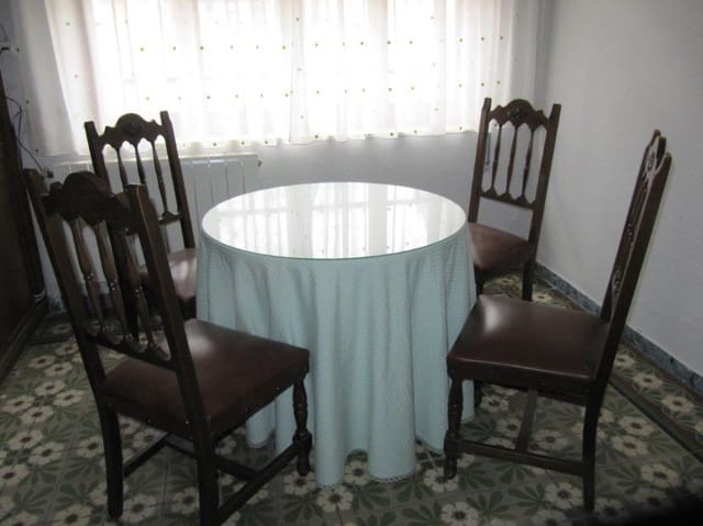 4 soveværelse Villa til salg i Alar del Rey - € 85.000 (Ref: 4688399)