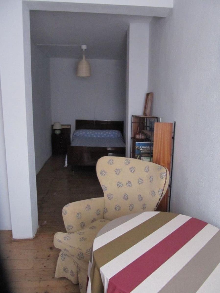 4 soveværelse Villa til salg i Alar del Rey - € 85.000 (Ref: 4688399)