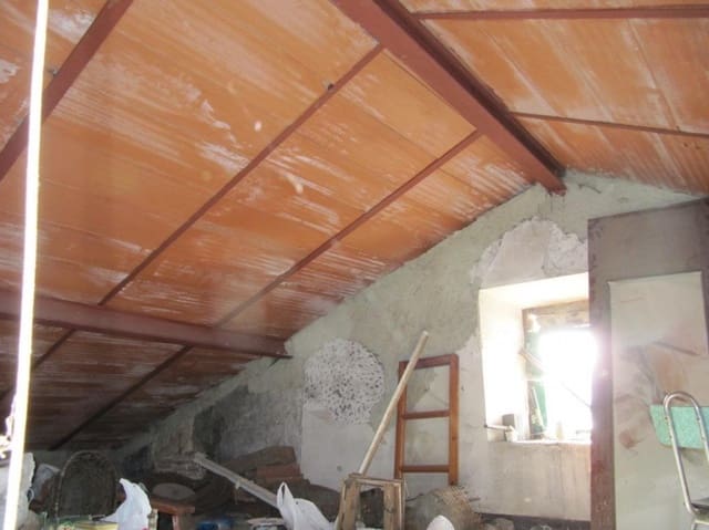 2 bedroom Flat for sale in Barruelo de Santullán - € 19,000 (Ref: 4688411)