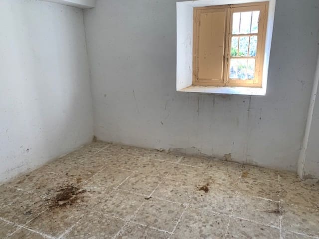 4 soveværelse Villa til salg i Cervera de Pisuerga - € 39.000 (Ref: 4852518)