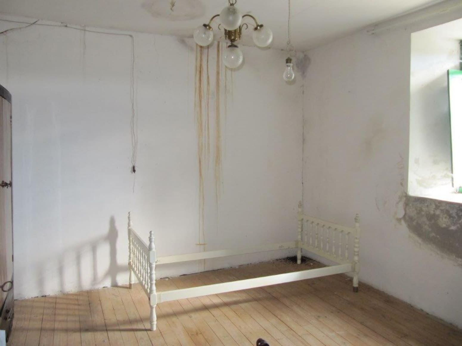 4 soveværelse Villa til salg i Valle de Valdelucio - € 28.000 (Ref: 4852542)