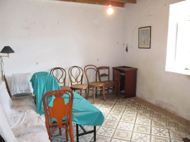 4 bedroom Villa for sale in Valle de Valdelucio - € 28,000 (Ref: 4852542)