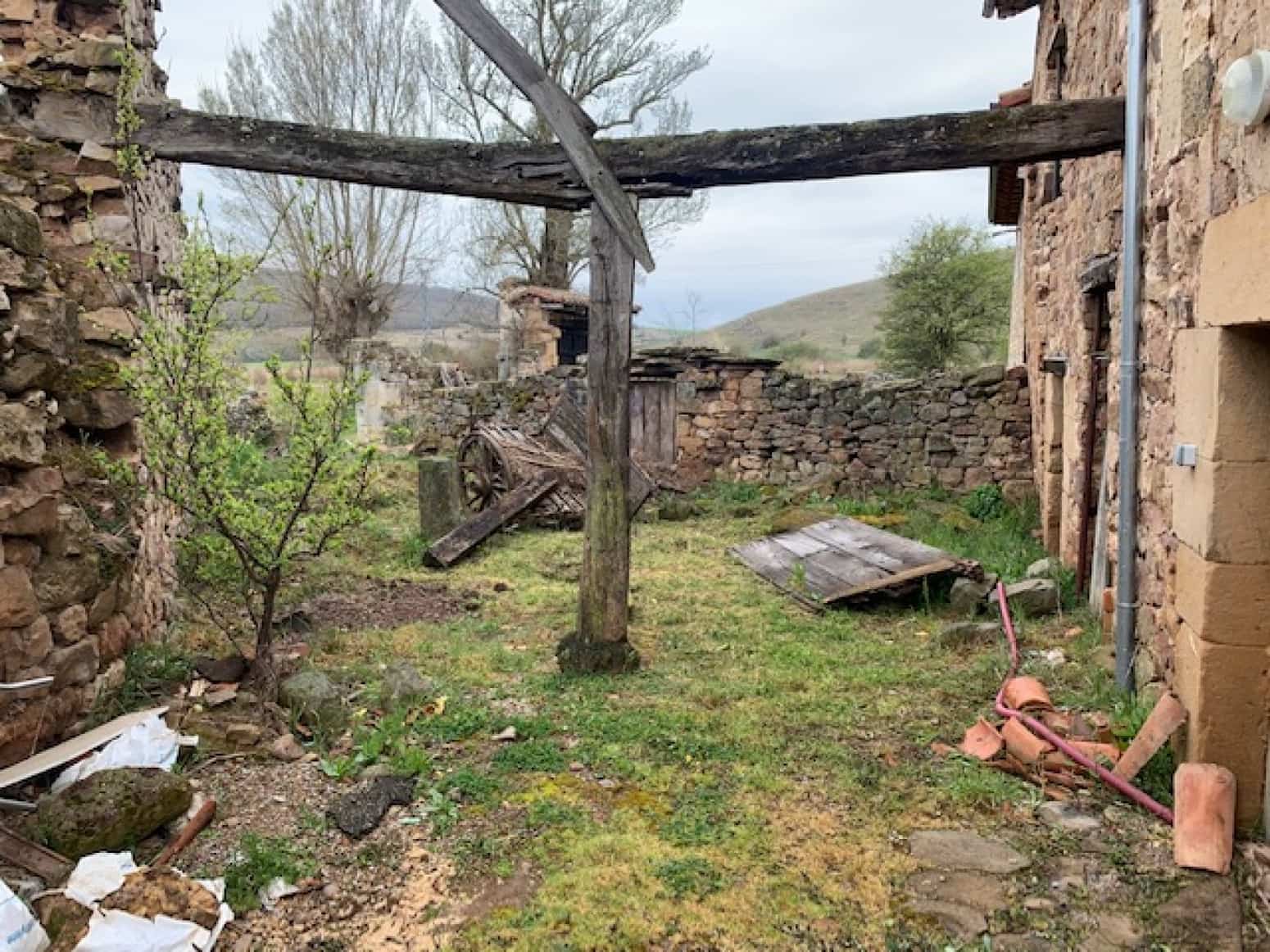 3 soveværelse Villa til salg i Aguilar de Campoo - € 60.000 (Ref: 4852557)