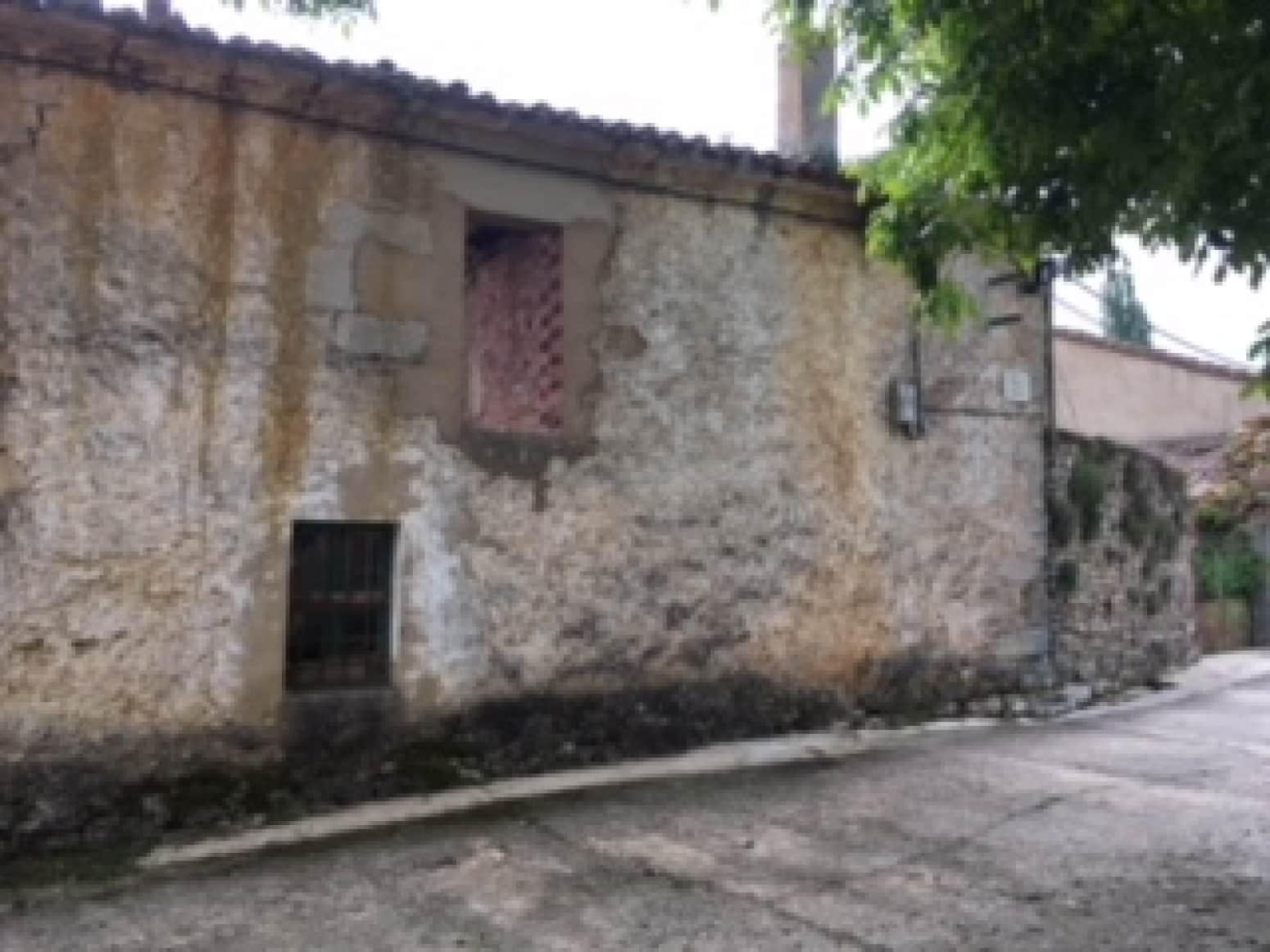 Villa til salg i Valle de Valdelucio - € 9.000 (Ref: 4852559)