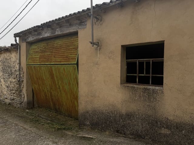 Moradia para venda em Valle de Valdelucio - 9 000 € (Ref: 4852559)