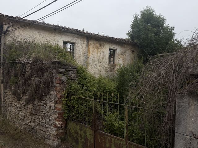 Moradia para venda em Valle de Valdelucio - 9 000 € (Ref: 4852559)