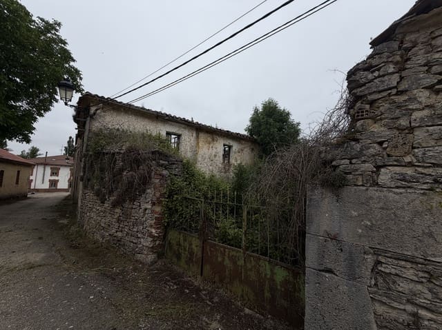 Moradia para venda em Valle de Valdelucio - 9 000 € (Ref: 4852559)