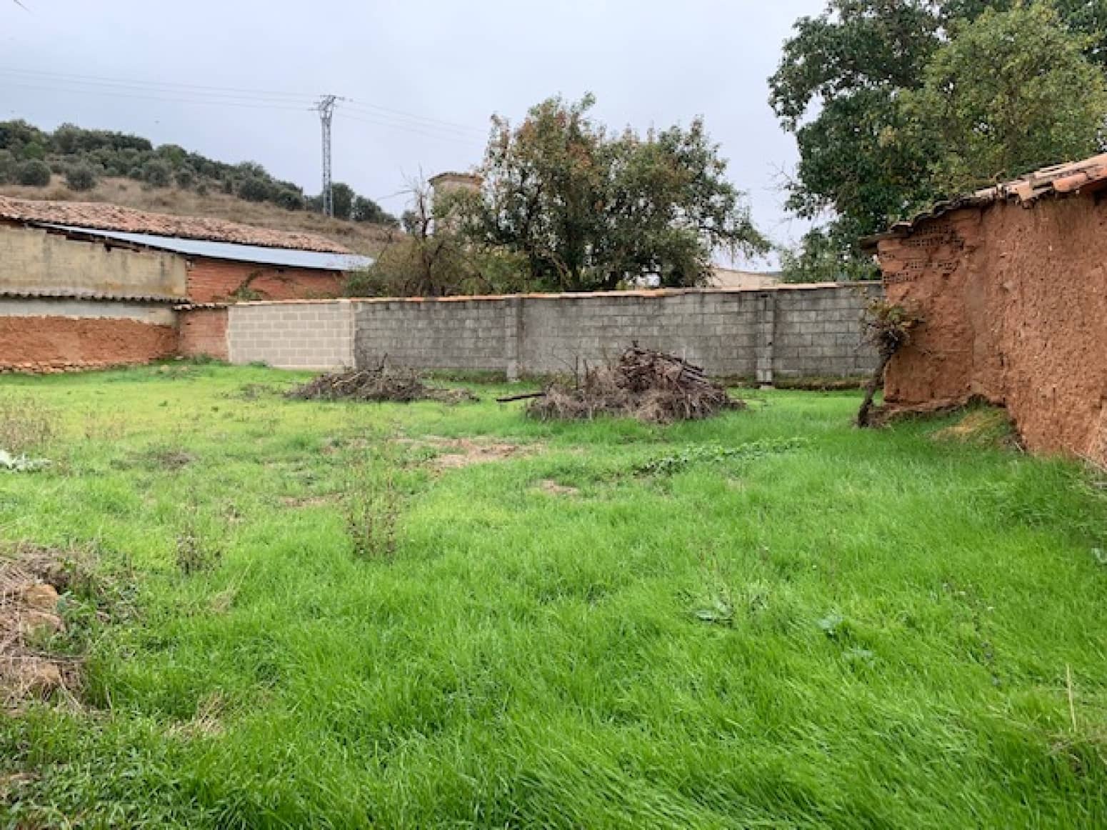 4 soveværelse Villa til salg i Alar del Rey - € 51.000 (Ref: 4852580)