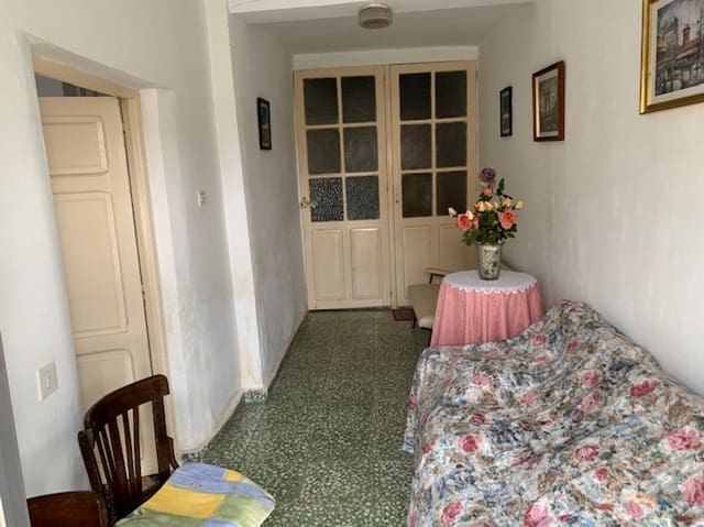 4 soveværelse Villa til salg i Alar del Rey - € 51.000 (Ref: 4852580)