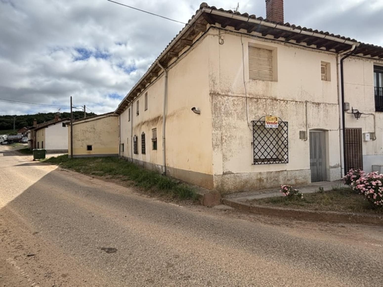 4 sovrum Villa till salu i Alar del Rey - 51 000 € (Ref: 4852580)