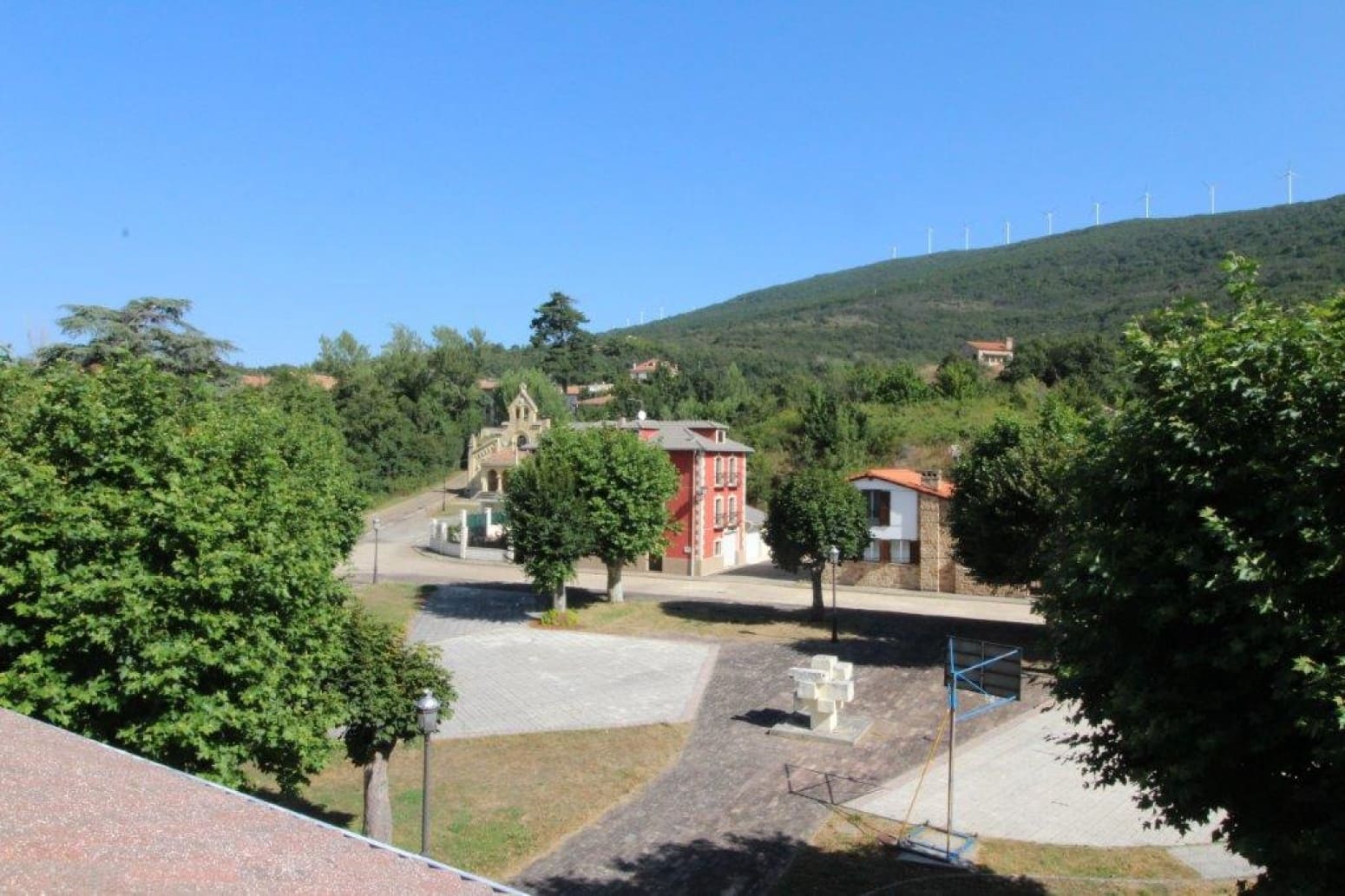 5 soveværelse Villa til salg i Branosera med garage - € 240.000 (Ref: 4852581)