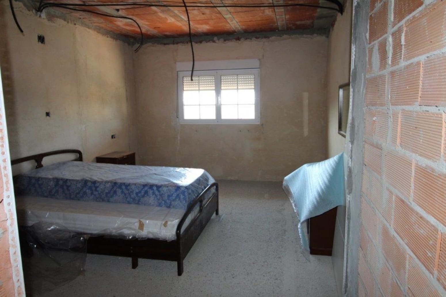 5 soveværelse Villa til salg i Branosera med garage - € 240.000 (Ref: 4852581)