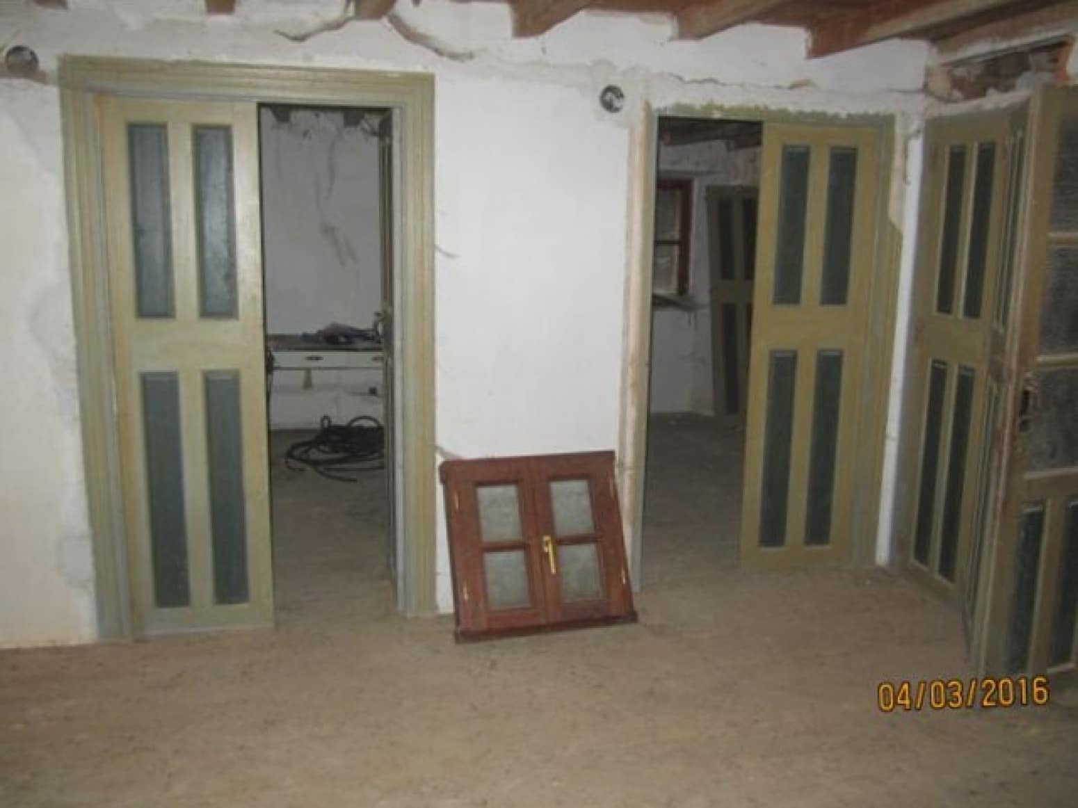 4 soverom Villa til salgs i Valderredible - € 59 000 (Ref: 4852640)