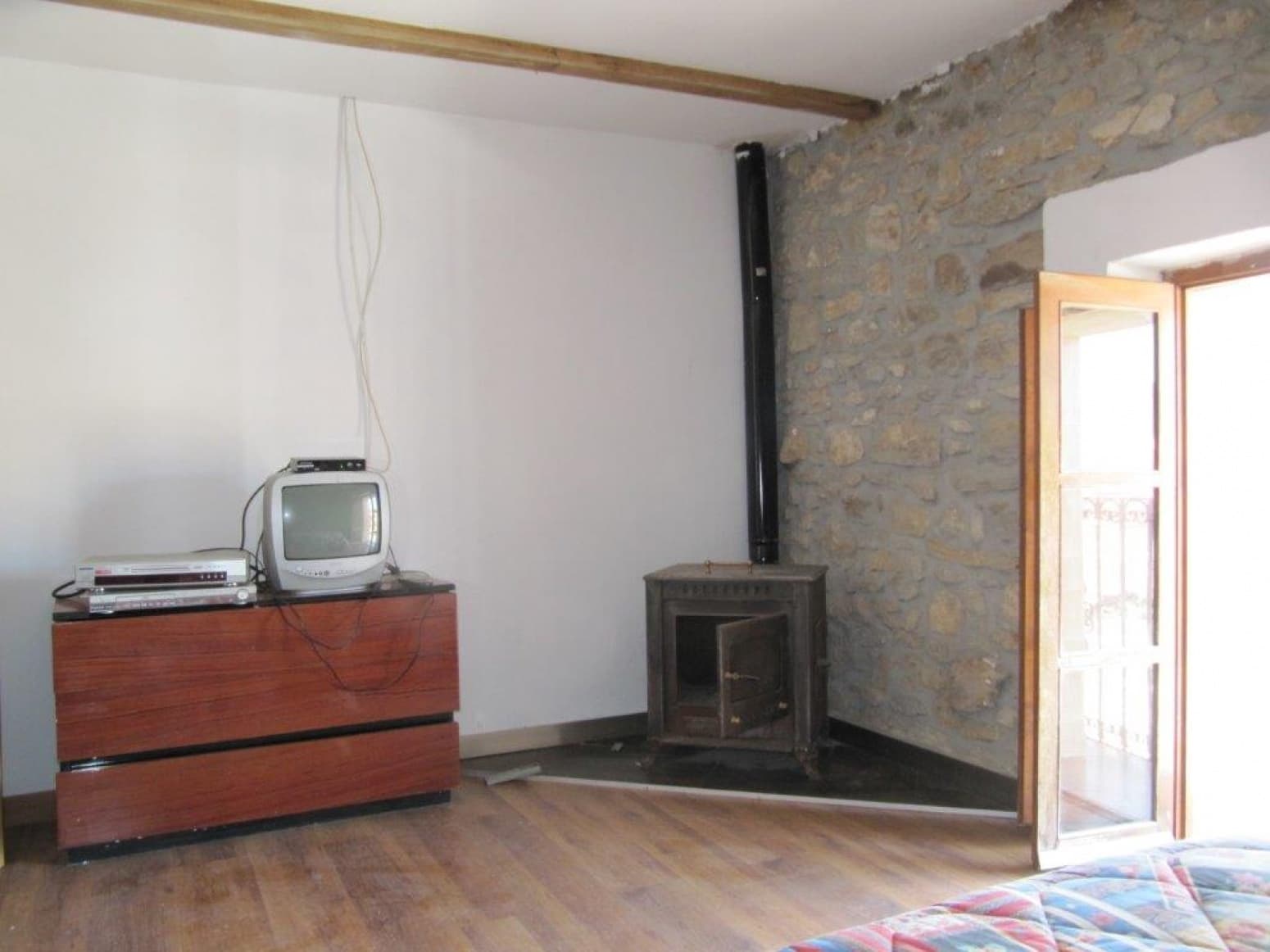 5 soveværelse Villa til salg i Valle de Valdelucio - € 160.000 (Ref: 4852646)