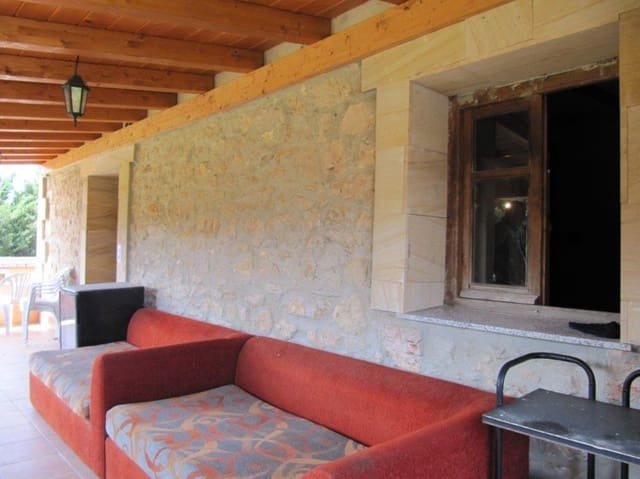 5 bedroom Villa for sale in Valle de Valdelucio - € 160,000 (Ref: 4852646)