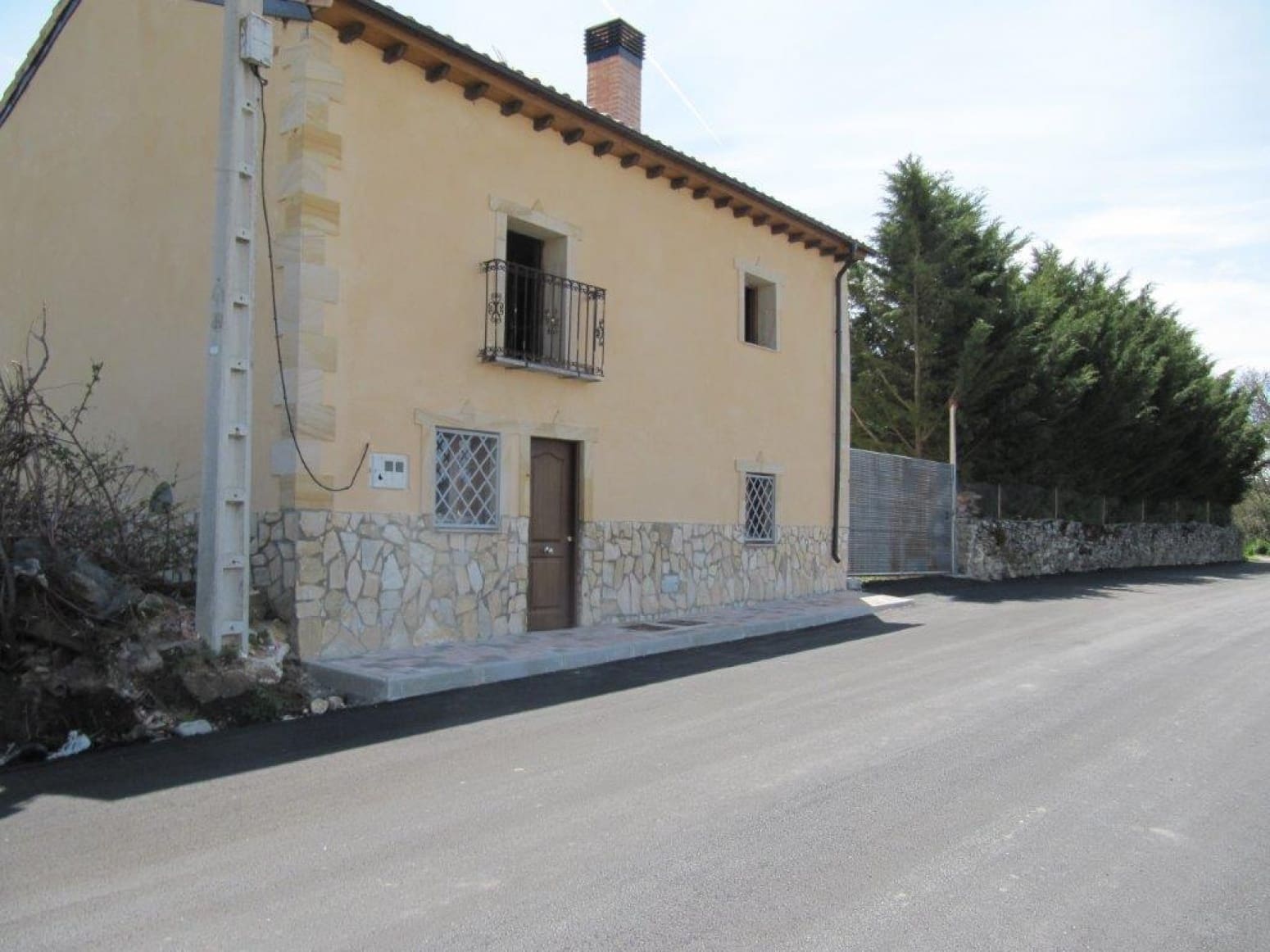 5 soveværelse Villa til salg i Valle de Valdelucio - € 160.000 (Ref: 4852646)