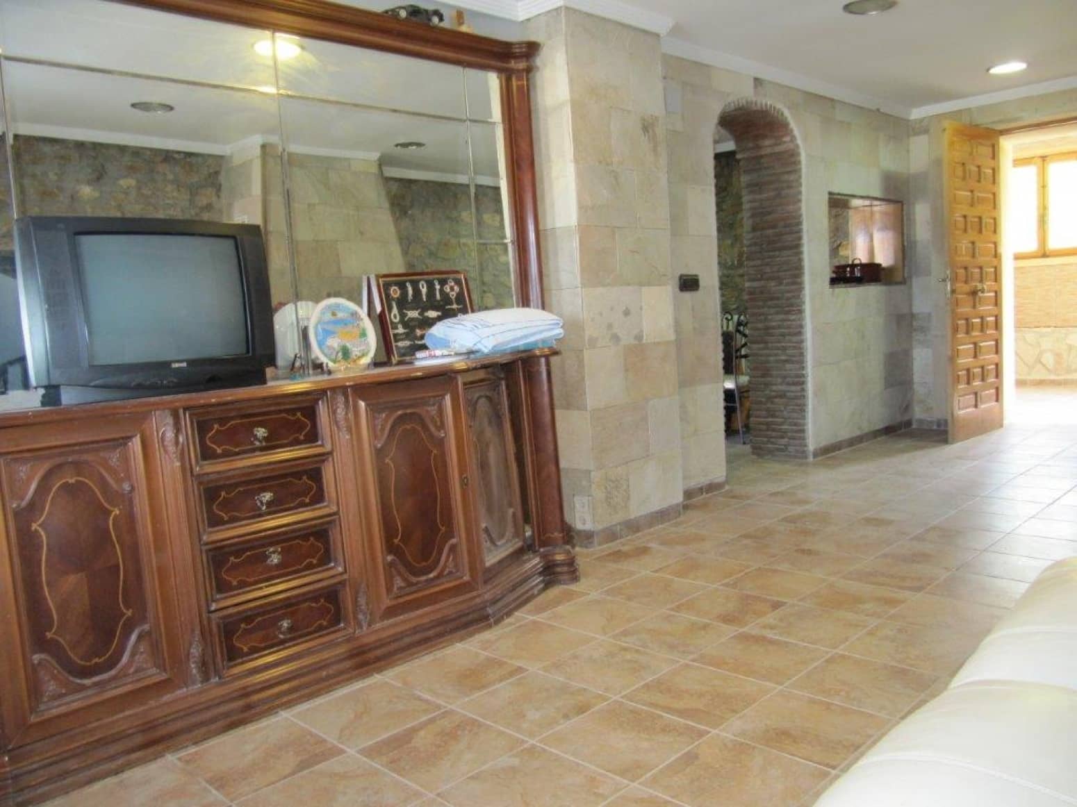 5 soveværelse Villa til salg i Valle de Valdelucio - € 160.000 (Ref: 4852646)