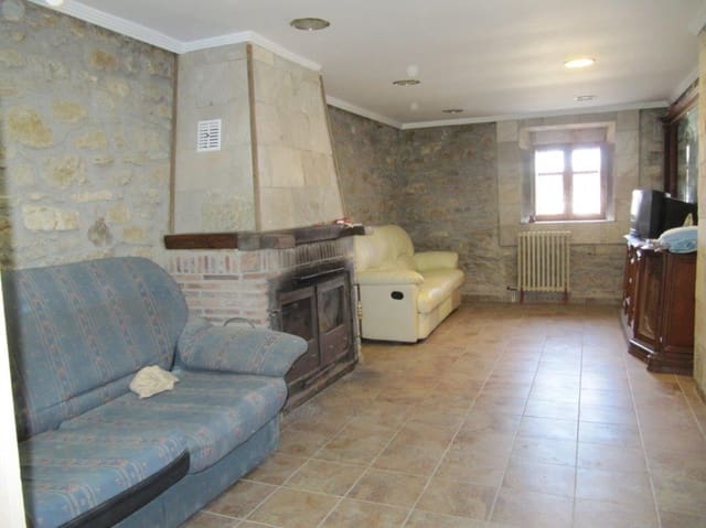 5 bedroom Villa for sale in Valle de Valdelucio - € 160,000 (Ref: 4852646)