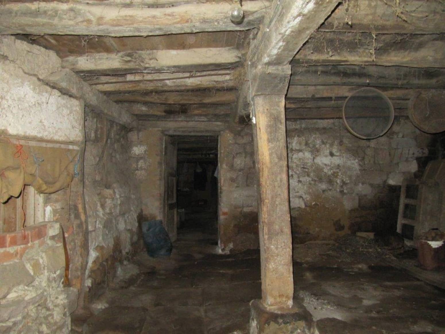 4 soveværelse Villa til salg i Aguilar de Campoo med garage - € 65.000 (Ref: 4852686)