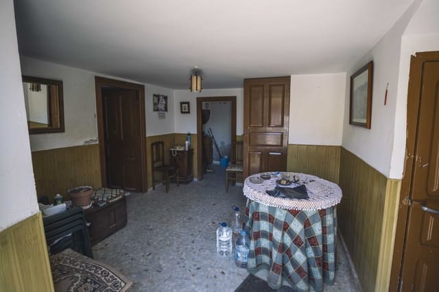 4 soveværelse Villa til salg i Aguilar de Campoo med garage - € 65.000 (Ref: 4852686)