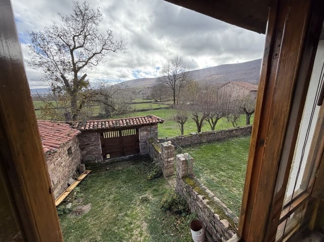 4 soveværelse Villa til salg i Hermandad de Campoo de Suso - € 180.000 (Ref: 5225766)