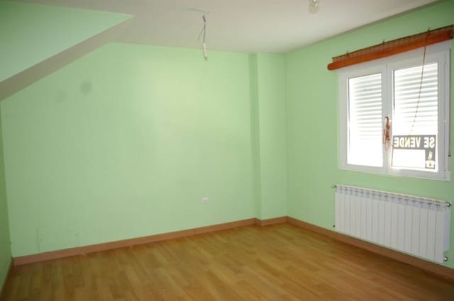 3 soveværelse Villa til salg i Santibáñez de la Peña - € 100.000 (Ref: 5225767)