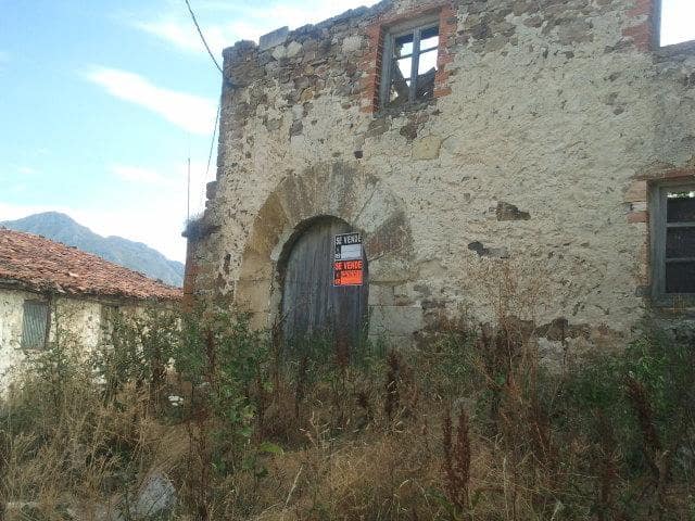 Moradia para venda em La Pernia - 9 000 € (Ref: 5260878)