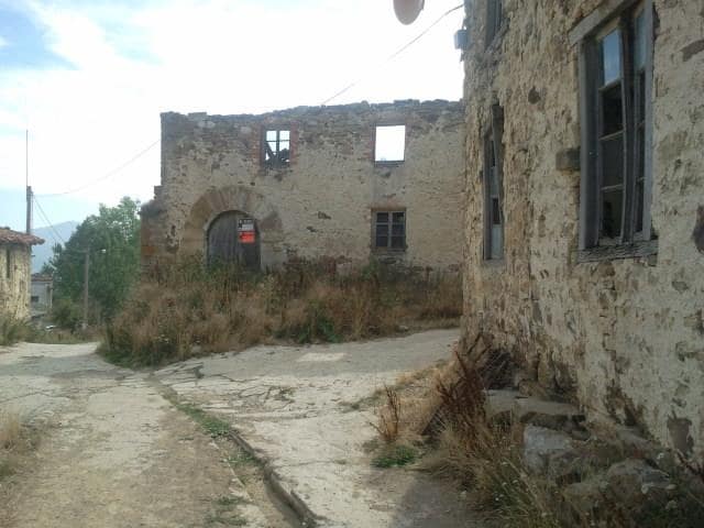 Moradia para venda em La Pernia - 9 000 € (Ref: 5260878)