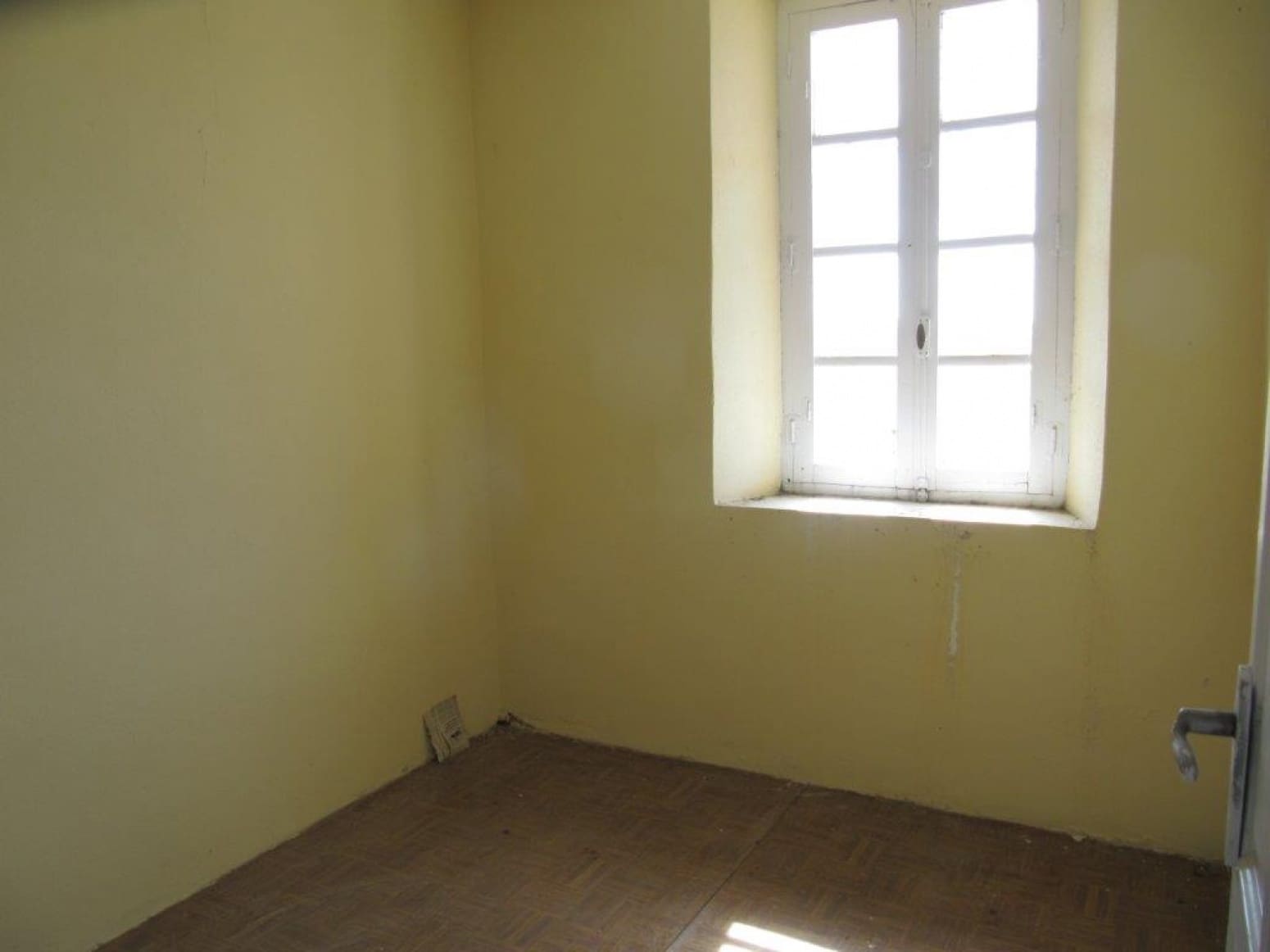 8 soveværelse Villa til salg i Respenda de la Pena med garage - € 25.000 (Ref: 5513166)