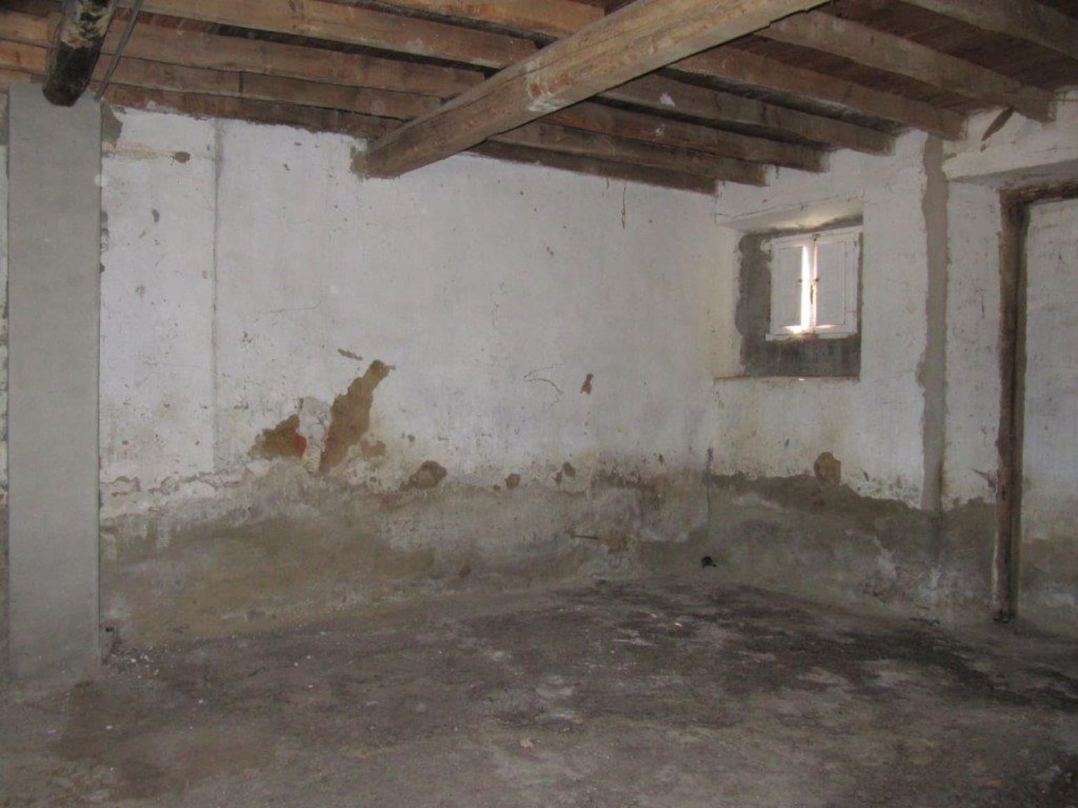 8 soveværelse Villa til salg i Respenda de la Pena med garage - € 25.000 (Ref: 5513166)