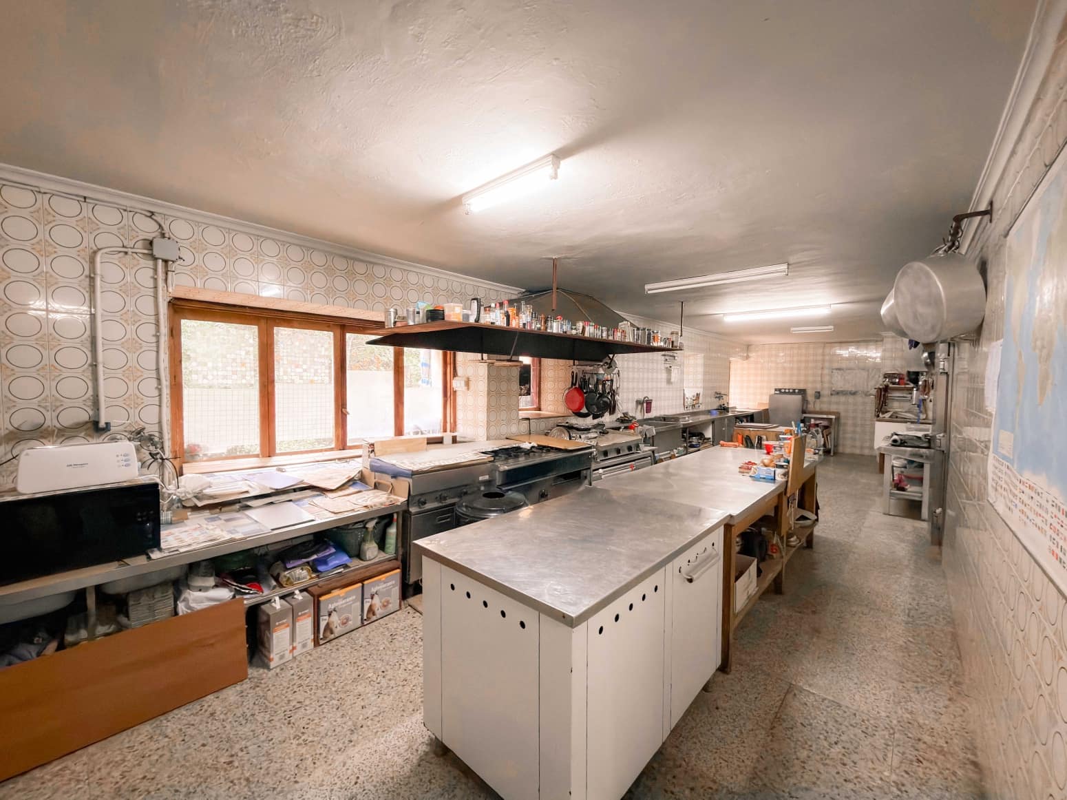 Business for sale in Campoo de Enmedio - € 1,200,000 (Ref: 5563339)